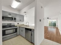 More Details about MLS # 49372625 : 1516 BAY AREA BLVD #R6