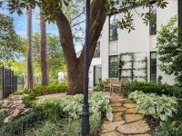 More Details about MLS # 68130144 : 10 S BRIAR HOLLOW LANE #87
