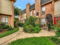 More Details about MLS # 97797594 : 1601 S SHEPHERD DRIVE #19